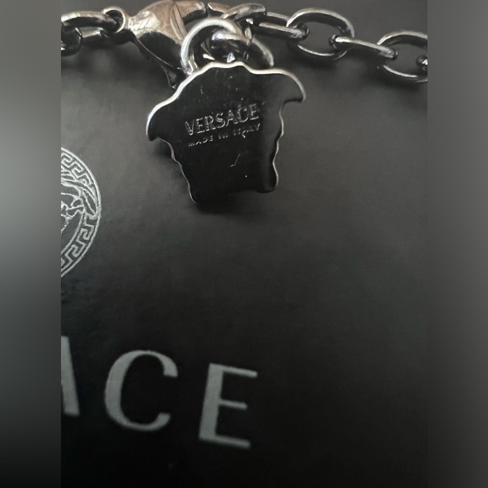 Versace necklace - Picture 5 of 5